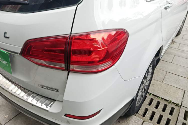 Used Haval H6 2017 Blue Label Sport Edition 1.5T Automatic Two-Wheel Drive Luxury Model Right Rear Taillight