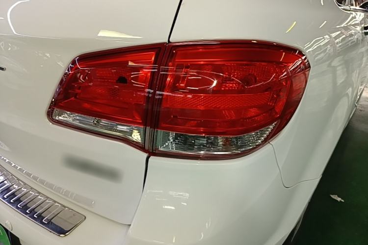 Used Haval H6 2017 Classic Edition 1.5T Manual Two-Wheel Drive Elite Model Right Rear Taillight