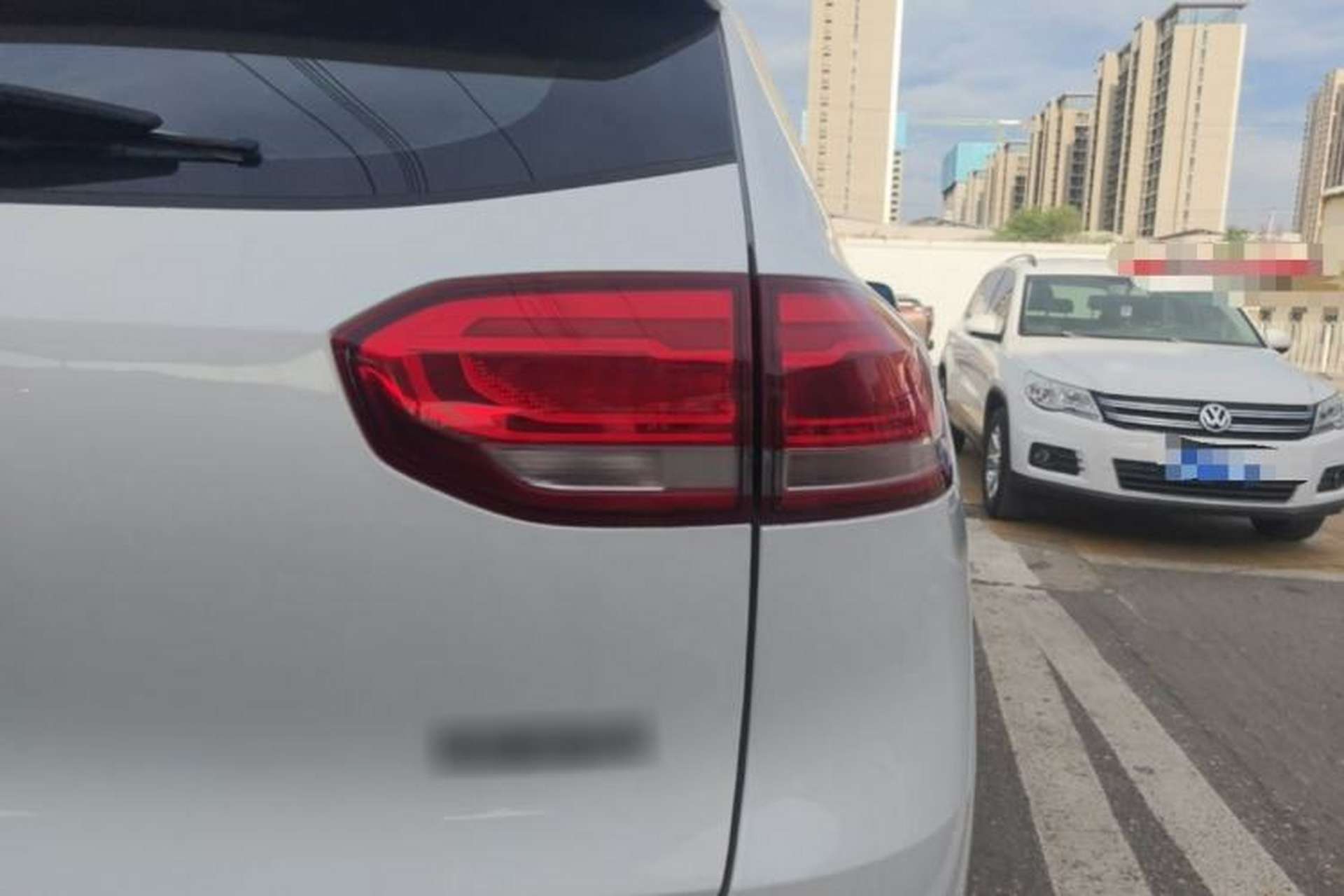 Used Haval H6 2017 Red Label 2.0T Automatic Two-Wheel Drive ZhiShang Model Right Rear Taillight
