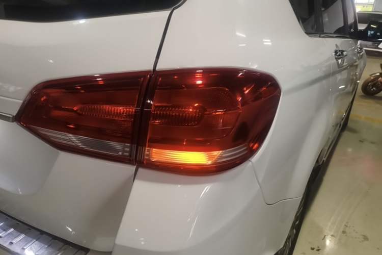 Used Haval H6 2017 Blue Label Sport Edition 1.5T Automatic Two-Wheel Drive Luxury Model Right Rear Taillight