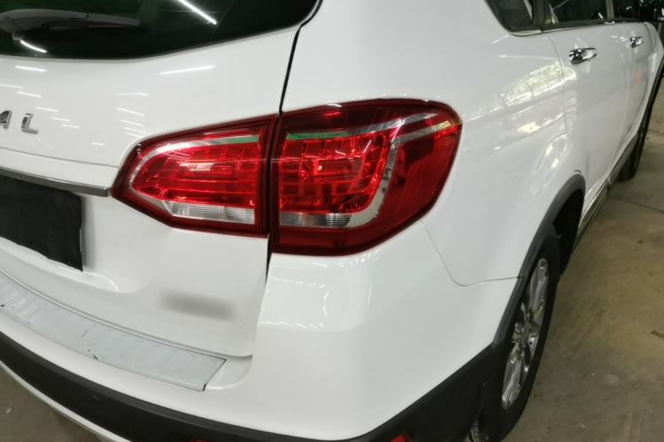 Used Haval H6 2017 Red-Label Sport Edition 1.5T Automatic Two-Wheel Drive Luxury Model Right Rear Taillight