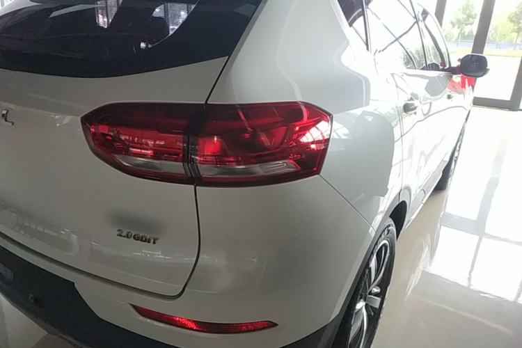 Used Haval H6 2017 Red Label 2.0T Automatic Two-Wheel Drive ZhiShang Model Right Rear Taillight