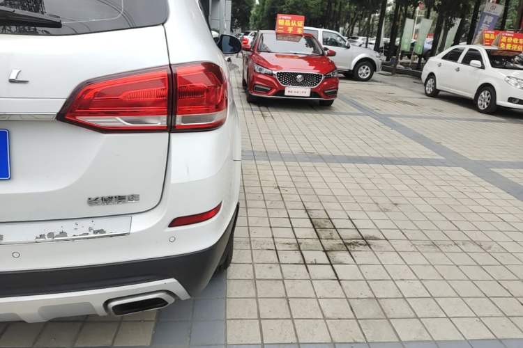 Used Haval H6 2017 Revised Blue-Label Sport Version 1.5T Automatic Two-Wheel Drive Luxury Trim Right Rear Taillight