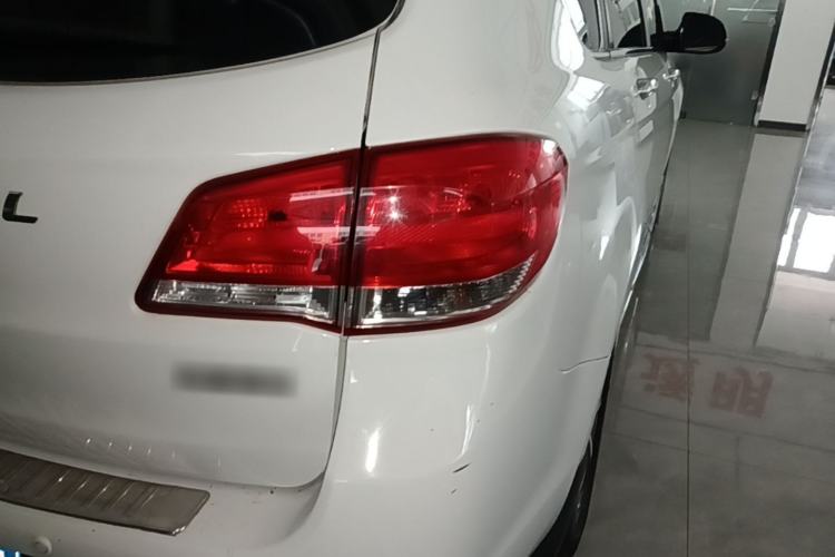 Used Haval H6 2017 Classic Edition 1.5T Manual Two-Wheel Drive Urban Model Right Rear Taillight