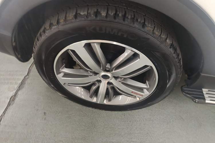 Used Haval H6 2017 Red Label 2.0T Automatic Two-Wheel Drive ZhiShang Model Right Rear Wheel Hub