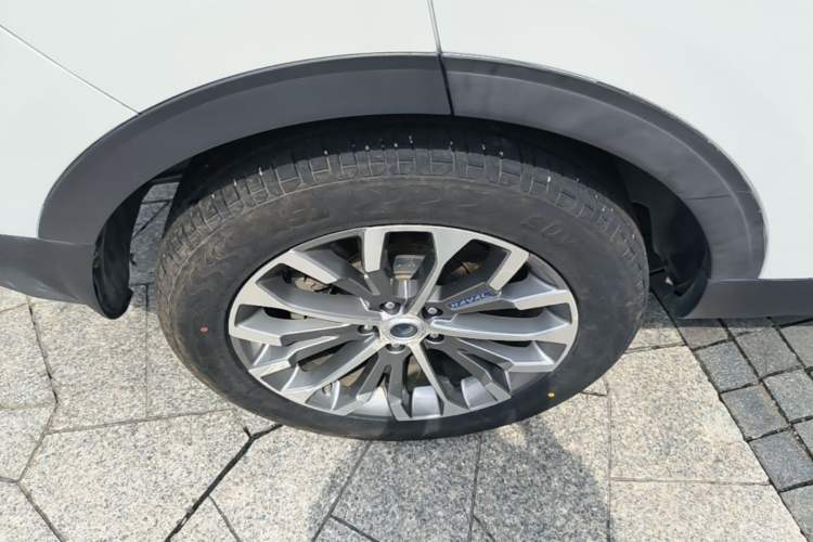 Used Haval H6 2017 Blue Label 1.5T Automatic Two-Wheel Drive ZhiShang Model Right Rear Wheel Hub