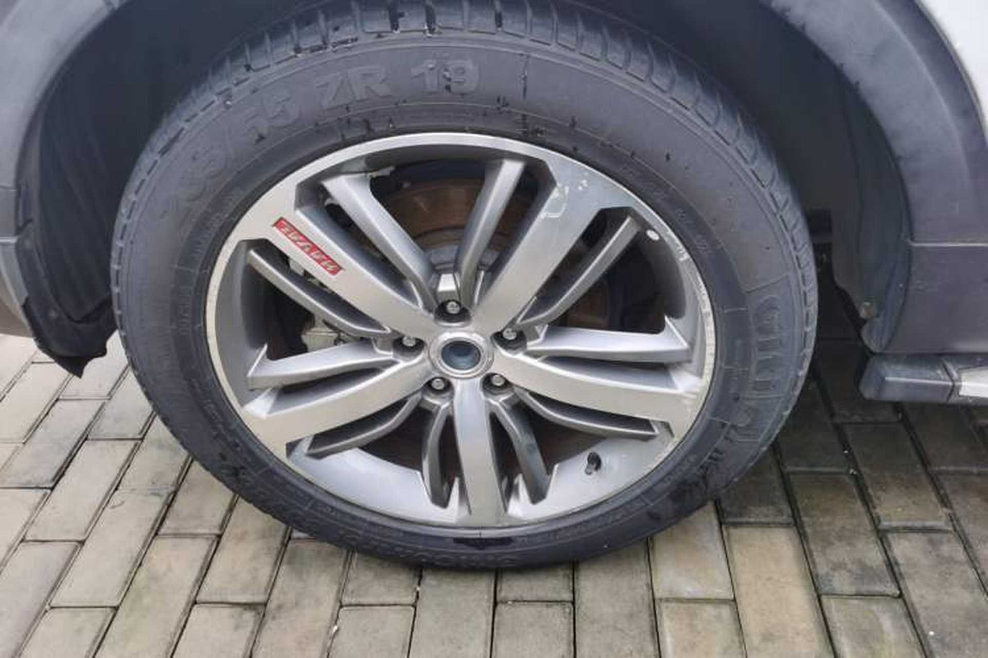 Used Haval H6 2017 Red Label 2.0T Automatic Two-Wheel Drive ZhiShang Model Right Rear Wheel Hub