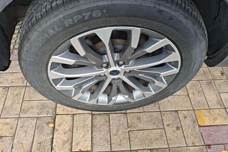 Used Haval H6 2017 Blue Label 1.5T Automatic Two-Wheel Drive ZhiShang Model Right Rear Wheel Hub