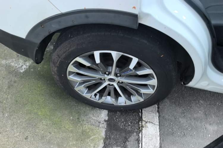 Used Haval H6 2017 Blue Label 1.5T Automatic Two-Wheel Drive ZhiShang Model Right Rear Wheel Hub