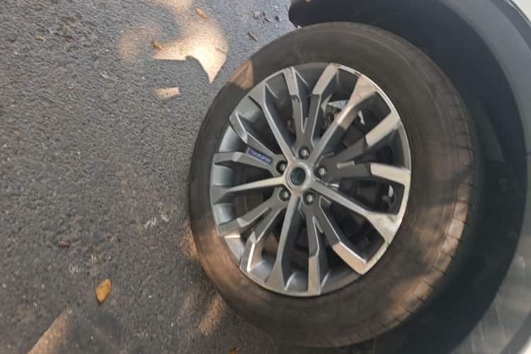 Used Haval H6 2017 Blue Label 1.5T Automatic Two-Wheel Drive ZhiShang Model Right Rear Wheel Hub