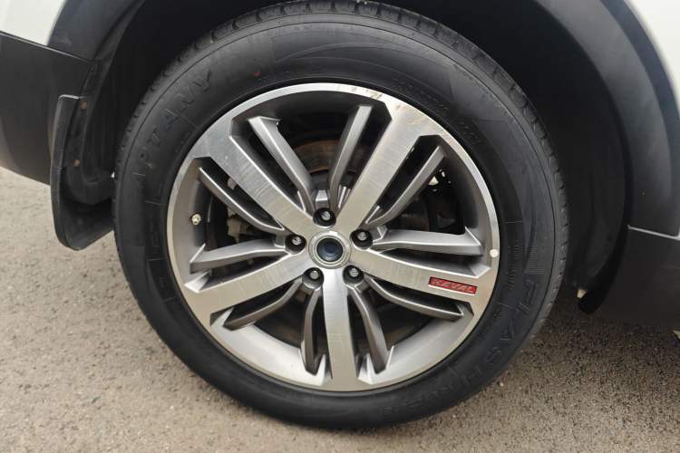 Used Haval H6 2017 Red Label 2.0T Automatic Two-Wheel Drive ZhiShang Model Right Rear Wheel Hub