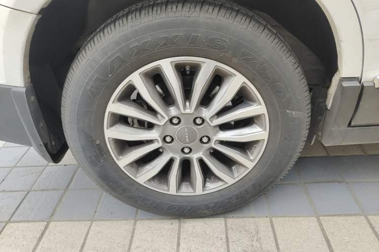 Used Haval H6 2017 Revised Blue-Label Sport Version 1.5T Automatic Two-Wheel Drive Luxury Trim Right Rear Wheel Hub
