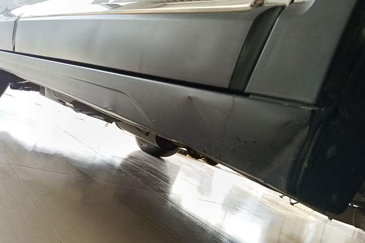 Used Haval H6 2017 Red-Label Sport Edition 1.5T Automatic Two-Wheel Drive Luxury Model Right Side Sill