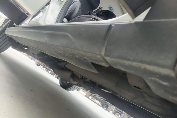 Used Haval H6 2017 Blue Label Sport Edition 1.5T Automatic Two-Wheel Drive Luxury Model Right Side Sill