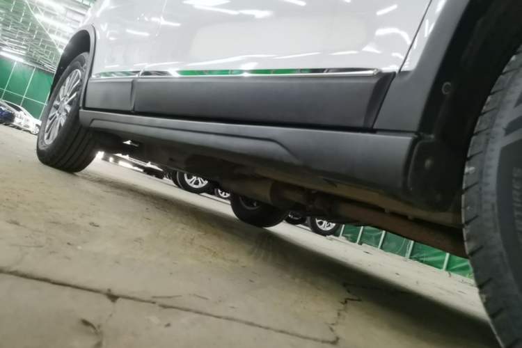 Used Haval H6 2017 Red-Label Sport Edition 1.5T Automatic Two-Wheel Drive Luxury Model Right Side Sill