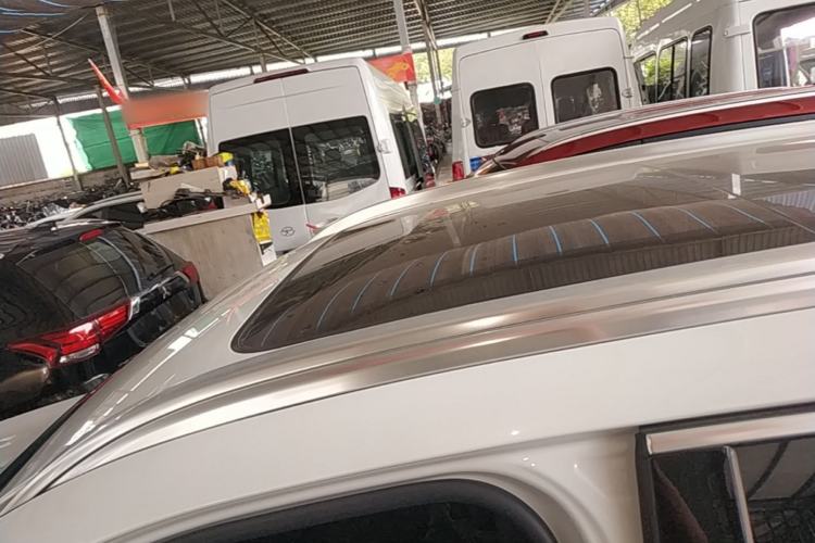 Used Haval H6 2017 Red Label 2.0T Automatic Two-Wheel Drive ZhiShang Model Roof