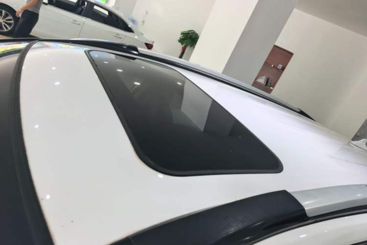 Used Haval H6 2017 Blue Label Sport Edition 1.5T Manual Two-Wheel Drive Elite Model Roof