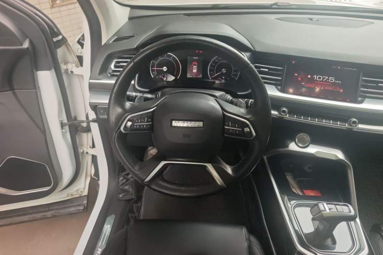 Used Haval H6 2017 Red Label 2.0T Automatic Two-Wheel Drive ZhiShang Model Steering Wheel