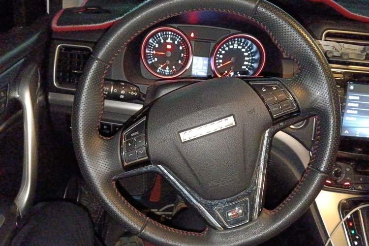 Used Haval H6 2017 Red-Label Sport Edition 1.5T Automatic Two-Wheel Drive Luxury Model Steering Wheel