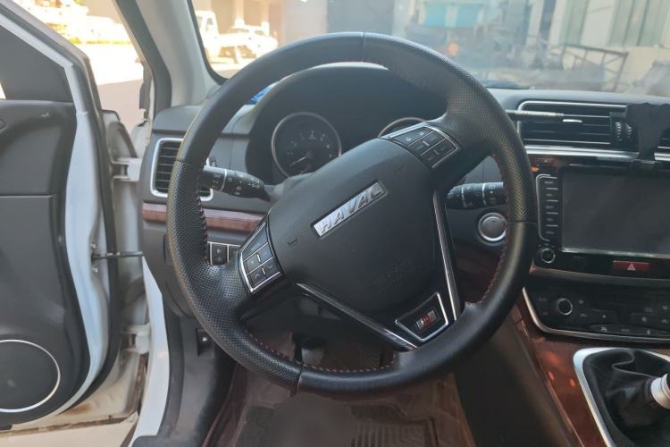 Used Haval H6 2017 Red-Label Sport Edition 1.5T Manual Two-Wheel Drive Elite Model Steering Wheel
