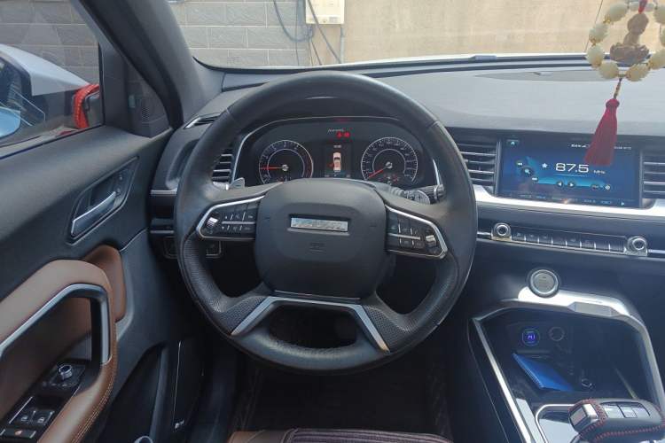 Used Haval H6 2017 Red Label 2.0T Automatic Two-Wheel Drive ZhiShang Model Steering Wheel
