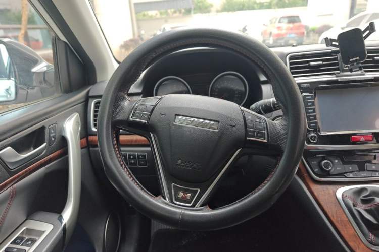 Used Haval H6 2017 Red-Label Sport Edition 1.5T Manual Two-Wheel Drive Elite Model Steering Wheel