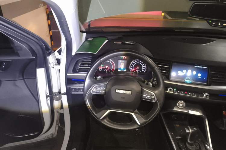 Used Haval H6 2017 Blue Label 1.5T Automatic Two-Wheel Drive ZhiShang Model Steering Wheel