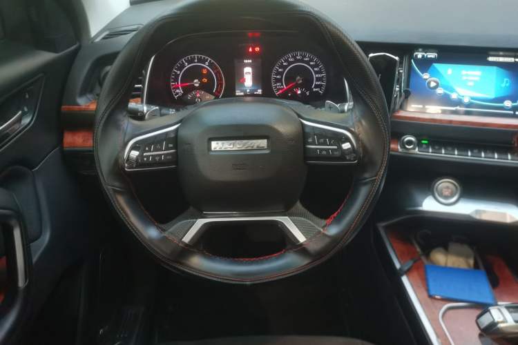 Used Haval H6 2017 Red Label 2.0T Automatic Two-Wheel Drive ZhiShang Model Steering Wheel