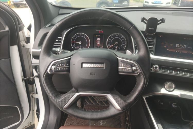 Used Haval H6 2017 Red Label 2.0T Automatic Two-Wheel Drive ZhiShang Model Steering Wheel