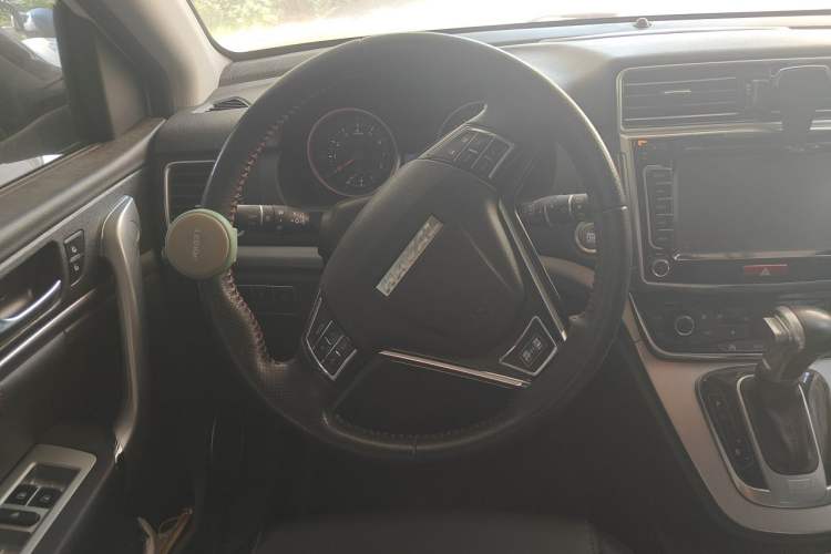 Used Haval H6 2017 Blue Label Sport Edition 1.5T Automatic Two-Wheel Drive Luxury Model Steering Wheel