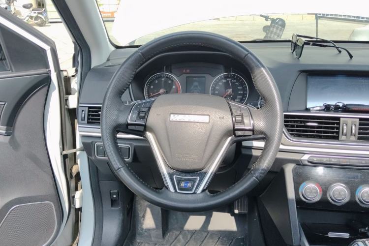 Used Haval H6 2017 Revised Blue-Label Sport Version 1.5T Automatic Two-Wheel Drive Luxury Trim Steering Wheel