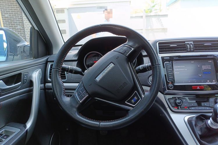 Used Haval H6 2017 Blue Label Sport Edition 1.5T Manual Two-Wheel Drive Elite Model Steering Wheel