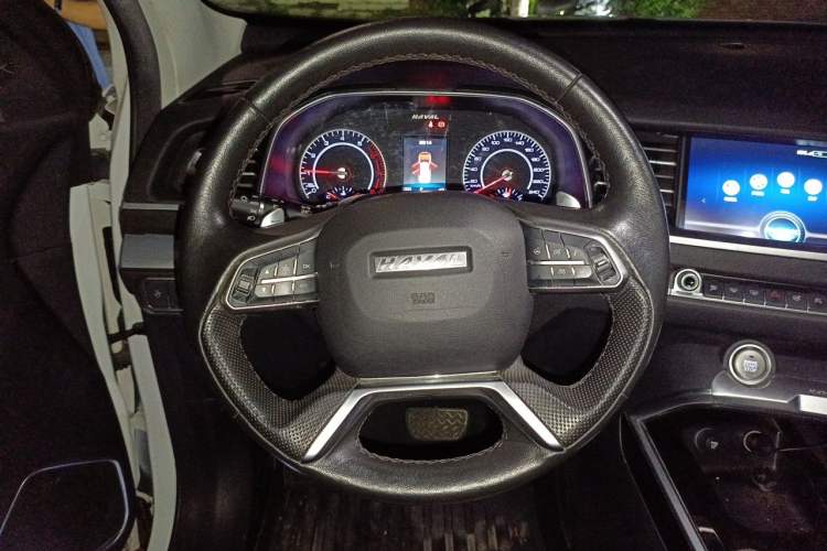 Used Haval H6 2017 Red Label 2.0T Automatic Two-Wheel Drive ZhiShang Model Steering Wheel