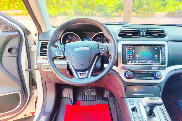 Used Haval H6 2017 Red Label 2.0T Automatic Two-Wheel Drive ZhiShang Model Steering Wheel