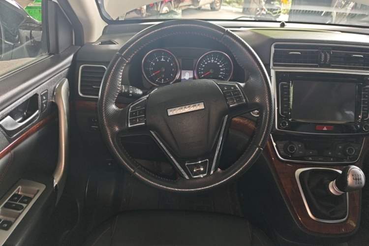 Used Haval H6 2017 Red-Label Sport Edition 1.5T Manual Two-Wheel Drive Elite Model Steering Wheel
