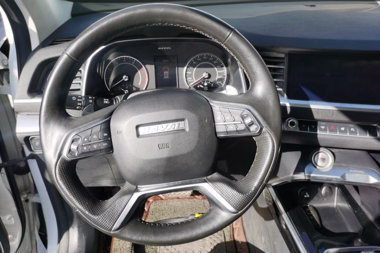 Used Haval H6 2017 Red Label 2.0T Automatic Two-Wheel Drive ZhiShang Model Steering Wheel