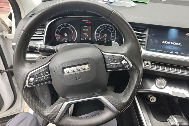 Used Haval H6 2017 Blue Label 1.5T Automatic Two-Wheel Drive ZhiShang Model Steering Wheel