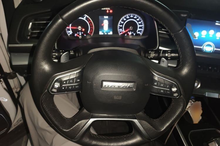 Used Haval H6 2017 Red Label 2.0T Automatic Two-Wheel Drive ZhiShang Model Steering Wheel