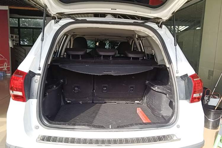 Used Haval H6 2017 Red-Label Sport Edition 1.5T Automatic Two-Wheel Drive Luxury Model Trunk