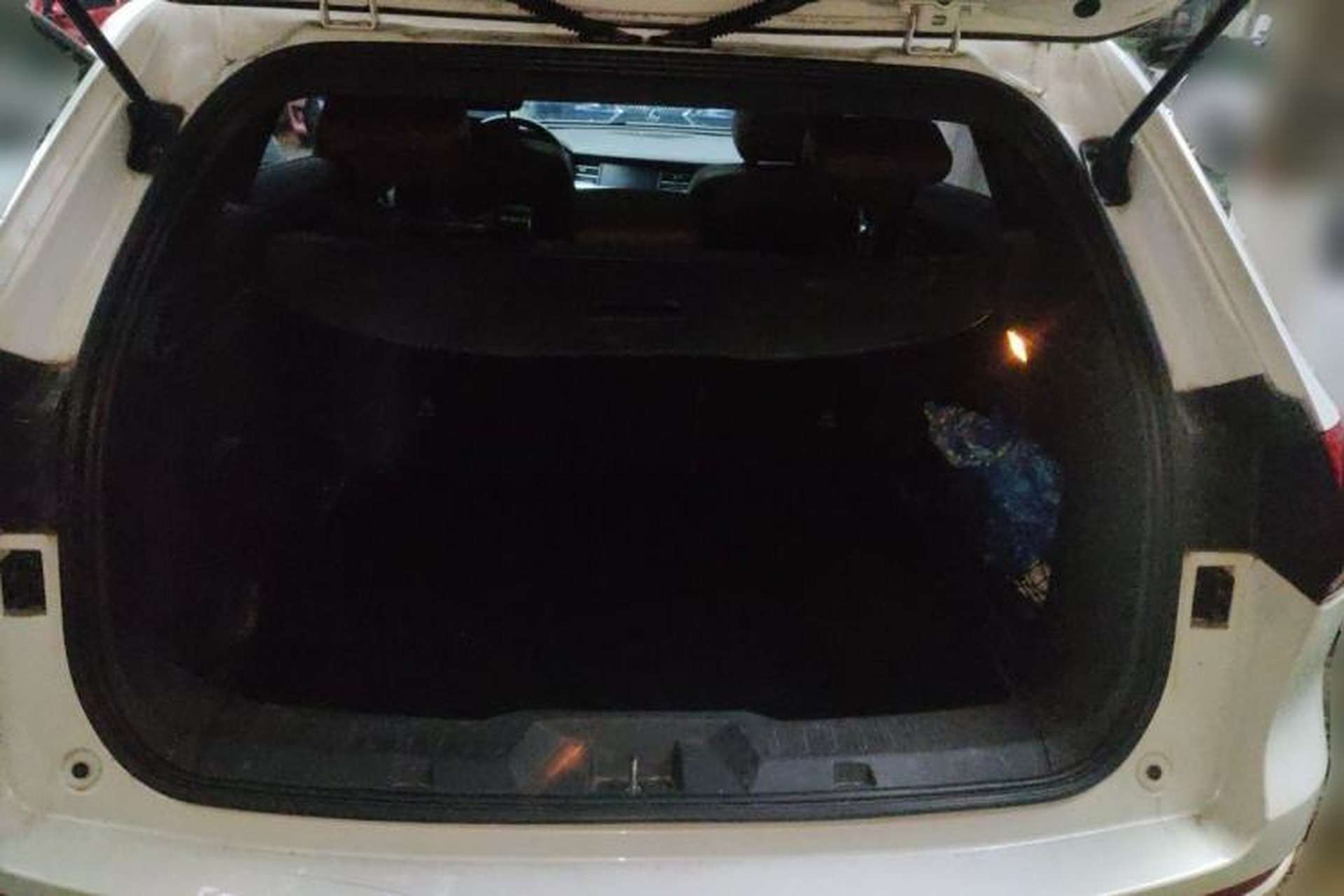 Used Haval H6 2017 Red Label 2.0T Automatic Two-Wheel Drive ZhiShang Model Trunk