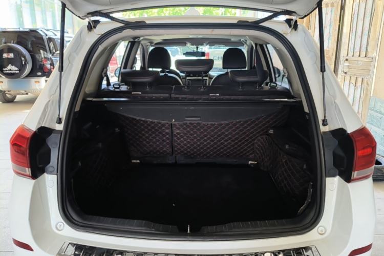 Used Haval H6 2017 Blue Label Sport Edition 1.5T Automatic Two-Wheel Drive Luxury Model Trunk