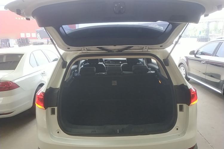Used Haval H6 2017 Blue Label 2.0T Automatic Two-Wheel Drive Smart Edition Trunk