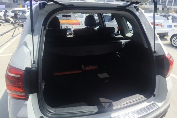 Used Haval H6 2017 Red-Label Sport Edition 1.5T Manual Two-Wheel Drive Elite Model Trunk