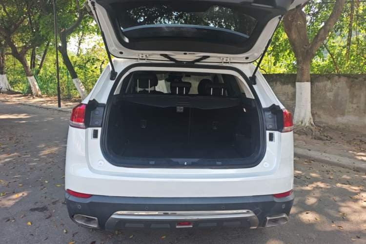 Used Haval H6 2017 Blue Label 1.5T Automatic Two-Wheel Drive ZhiShang Model Trunk