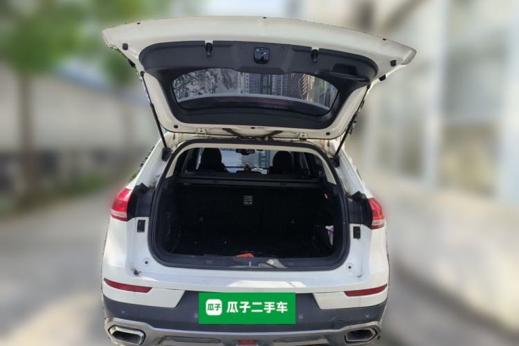 Used Haval H6 2017 Red Label 2.0T Automatic Two-Wheel Drive ZhiShang Model Trunk