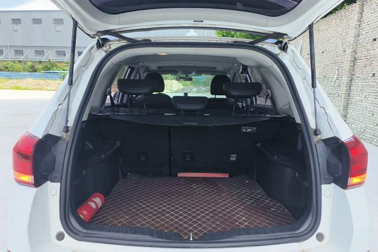 Used Haval H6 2017 Blue Label Sport Edition 1.5T Automatic Two-Wheel Drive Luxury Model Trunk
