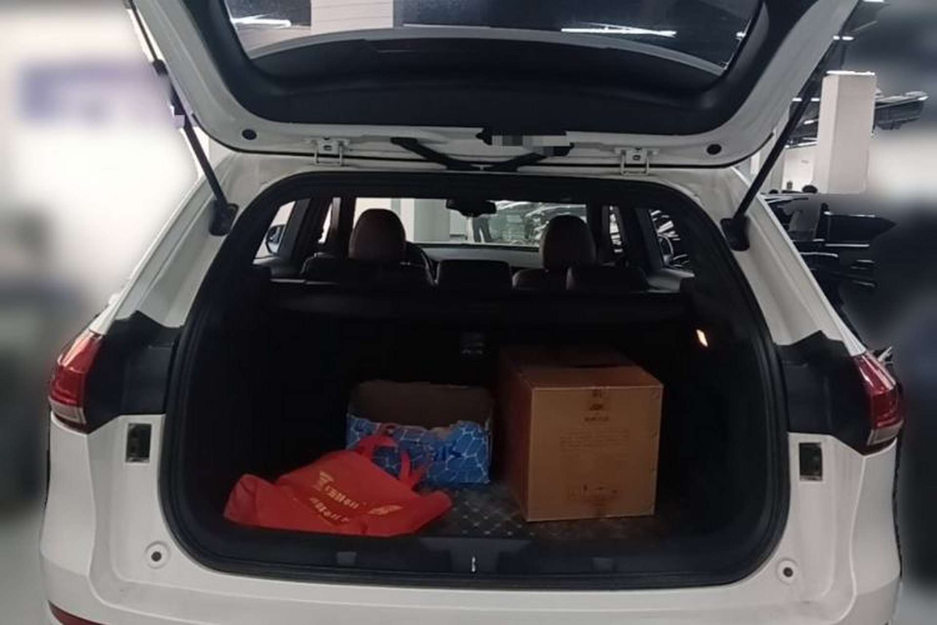 Used Haval H6 2017 Red-Label 1.5T Automatic Two-Wheel Drive Smart Edition Trunk