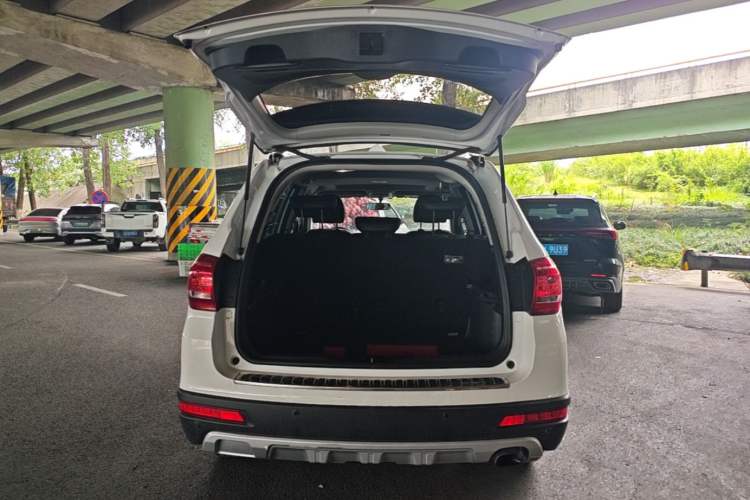 Used Haval H6 2017 Red-Label Sport Edition 1.5T Manual Two-Wheel Drive Elite Model Trunk