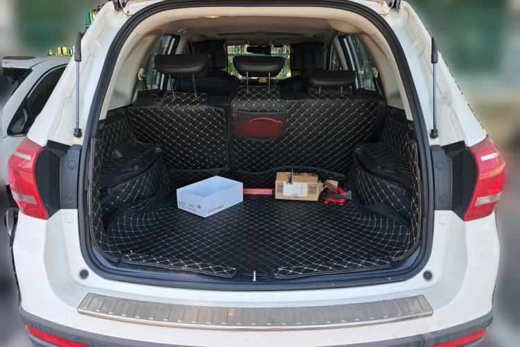 Used Haval H6 2017 Red-Label Sport Edition 1.5T Manual Two-Wheel Drive Elite Model Trunk