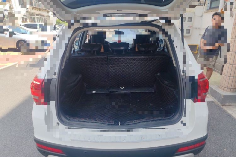 Used Haval H6 2017 Red-Label Sport Edition 1.5T Manual Two-Wheel Drive Elite Model Trunk